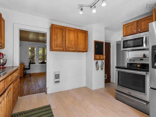 456 Windsor Junction Road, Windsor Junction, NS - Indoor Photo Showing Kitchen