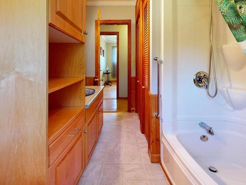 56 North Side Road, Riverport, NS - Indoor Photo Showing Bathroom