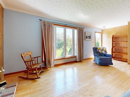 56 North Side Road, Riverport, NS - Indoor Photo Showing Living Room