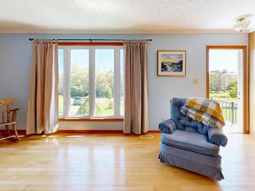 56 North Side Road, Riverport, NS - Indoor Photo Showing Living Room
