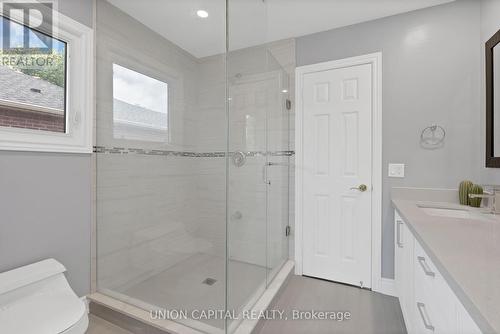 35 Mccarty Crescent, Markham, ON - Indoor Photo Showing Bathroom