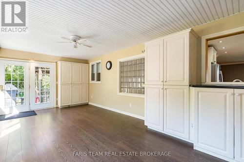 2554 Champlain Road, Tiny, ON - Indoor Photo Showing Other Room