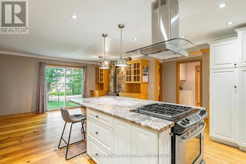2554 Champlain Road, Tiny, ON - Indoor Photo Showing Kitchen With Upgraded Kitchen
