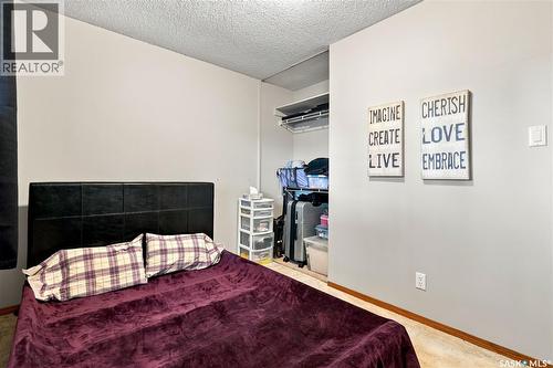 1409 Duffield Street W, Moose Jaw, SK - Indoor Photo Showing Bedroom