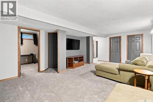 1409 Duffield Street W, Moose Jaw, SK - Indoor