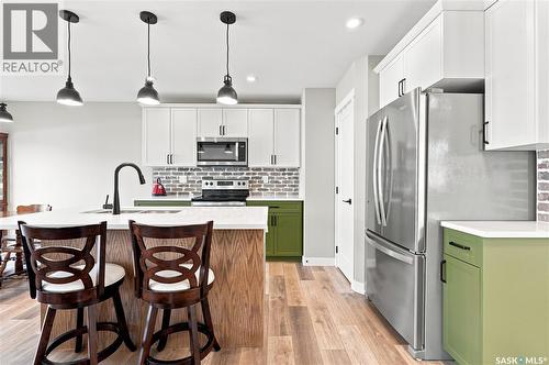 435 Myles Heidt Manor, Saskatoon, SK - Indoor Photo Showing Kitchen With Stainless Steel Kitchen With Upgraded Kitchen