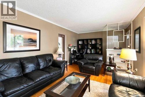 2602 Paul Crescent, Saskatoon, SK - Indoor Photo Showing Living Room