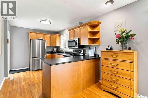 2602 Paul Crescent, Saskatoon, SK - Indoor Photo Showing Kitchen