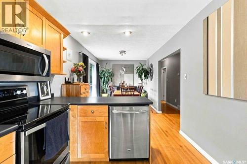 2602 Paul Crescent, Saskatoon, SK - Indoor Photo Showing Kitchen