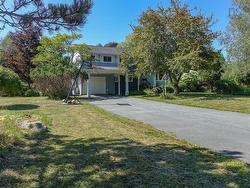 18 Holmes Hill Road Hantsport, NS B0P 1P0