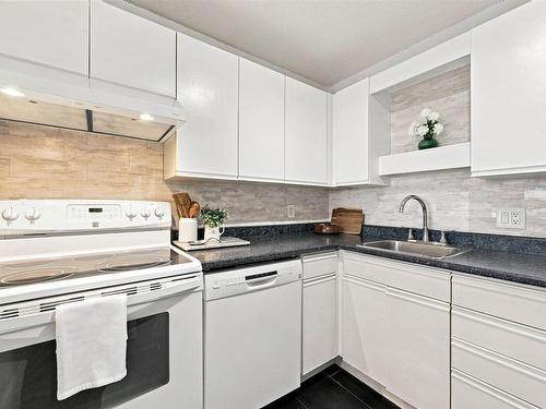 401 3600 John Parr Drive, Halifax, NS - Indoor Photo Showing Kitchen