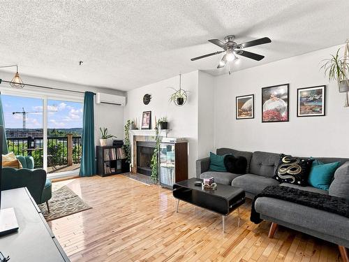401 3600 John Parr Drive, Halifax, NS - Indoor Photo Showing Living Room