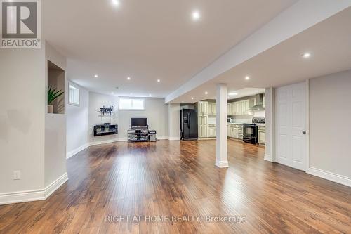 38 Assisi Street, Hamilton, ON - Indoor Photo Showing Other Room