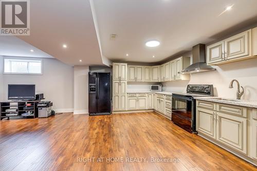 38 Assisi Street, Hamilton, ON - Indoor Photo Showing Kitchen