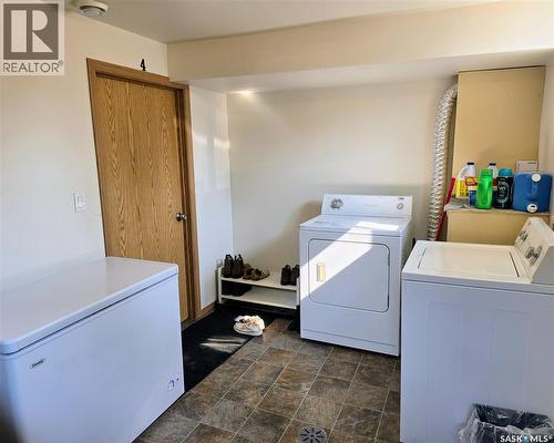 638 7Th Street, Humboldt, SK - Indoor Photo Showing Laundry Room