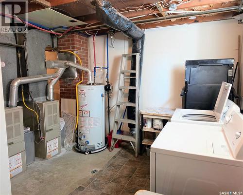 638 7Th Street, Humboldt, SK - Indoor Photo Showing Laundry Room