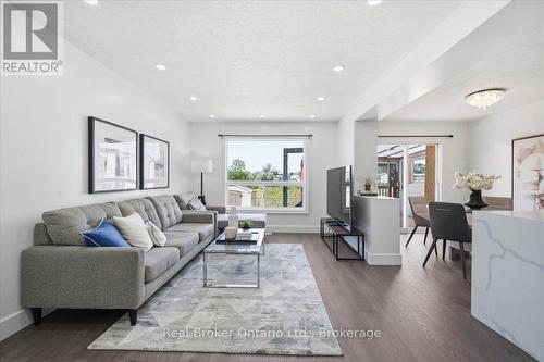 12 Castlebury Drive, Guelph (Willow West/Sugarbush/West Acres), ON - Indoor Photo Showing Living Room