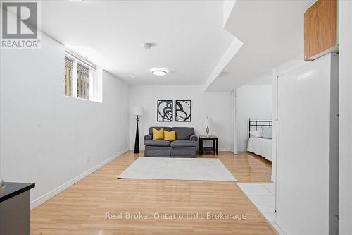 12 Castlebury Drive, Guelph (Willow West/Sugarbush/West Acres), ON - Indoor