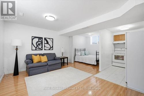 12 Castlebury Drive, Guelph (Willow West/Sugarbush/West Acres), ON - Indoor Photo Showing Living Room