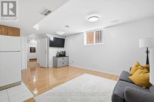 12 Castlebury Drive, Guelph (Willow West/Sugarbush/West Acres), ON - Indoor