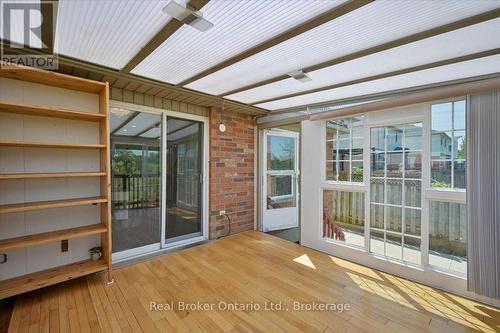 12 Castlebury Drive, Guelph (Willow West/Sugarbush/West Acres), ON - Outdoor With Exterior