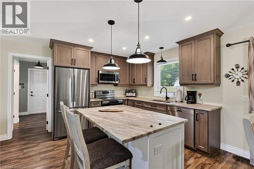 729 6Th Concession Rd Enr, Cultus, ON - Indoor Photo Showing Kitchen