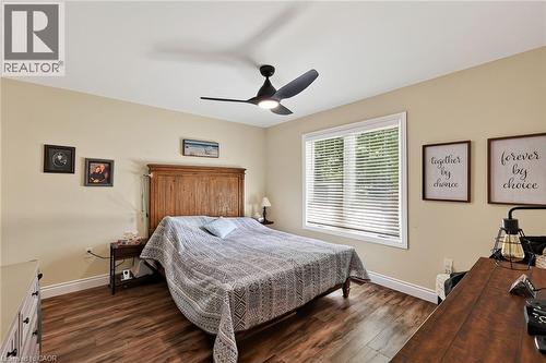 729 6Th Concession Rd Enr, Cultus, ON - Indoor Photo Showing Bedroom
