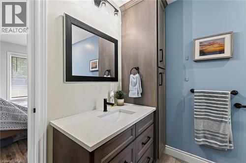729 6Th Concession Rd Enr, Cultus, ON - Indoor Photo Showing Bathroom