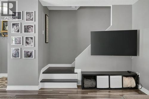 60 Elford Crescent, Hamilton, ON - Indoor Photo Showing Other Room