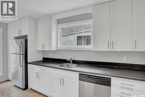 3524 Victoria Avenue, Regina, SK - Indoor Photo Showing Kitchen