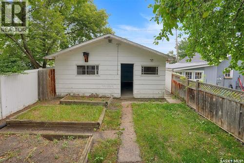 3524 Victoria Avenue, Regina, SK - Outdoor