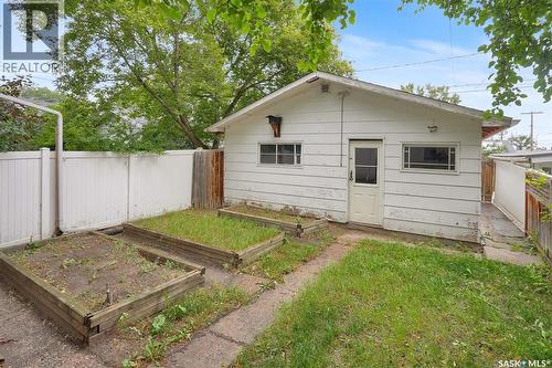 3524 Victoria Avenue, Regina, SK - Outdoor