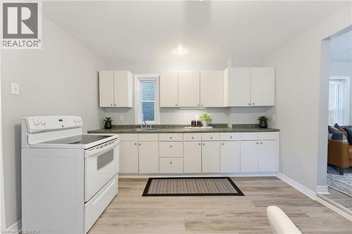 112 Grand River Avenue, Brantford, ON - Indoor Photo Showing Other Room