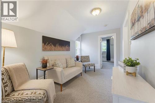112 Grand River Avenue, Brantford, ON - Indoor Photo Showing Living Room