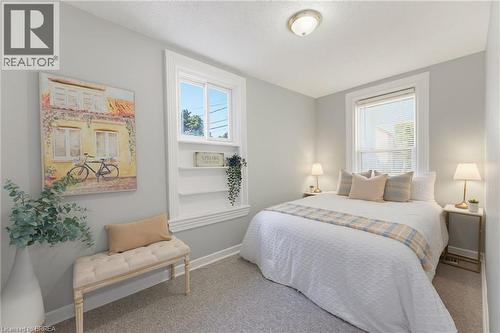 112 Grand River Avenue, Brantford, ON - Indoor Photo Showing Bedroom