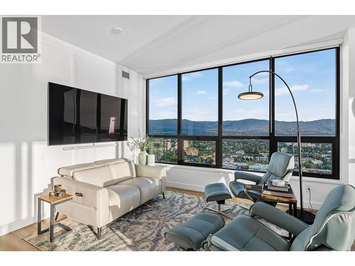 1488 Bertram Street Unit# 3202, Kelowna, BC - Indoor Photo Showing Living Room