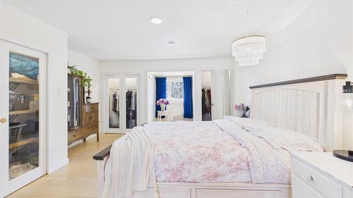 912 8Th Street, Cranbrook, BC - Indoor Photo Showing Bedroom