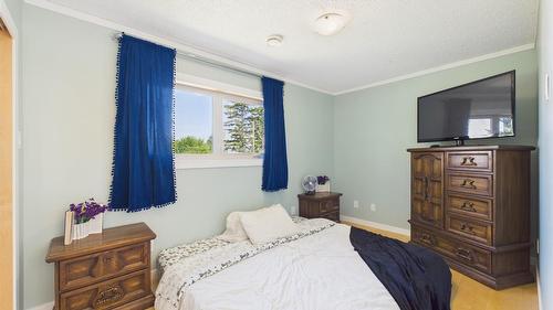912 8Th Street, Cranbrook, BC - Indoor Photo Showing Bedroom