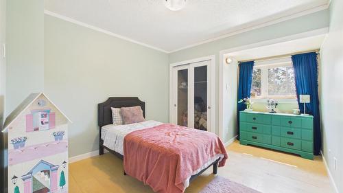 912 8Th Street, Cranbrook, BC - Indoor Photo Showing Bedroom