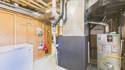 912 8Th Street, Cranbrook, BC - Indoor Photo Showing Basement