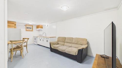 912 8Th Street, Cranbrook, BC - Indoor