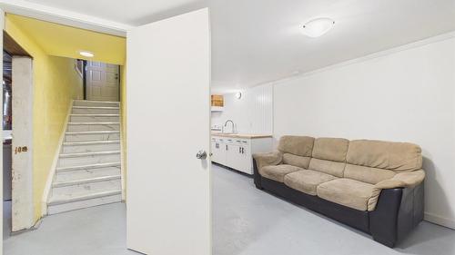 912 8Th Street, Cranbrook, BC - Indoor Photo Showing Other Room