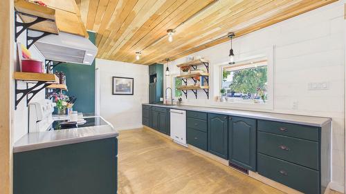 912 8Th Street, Cranbrook, BC - Indoor