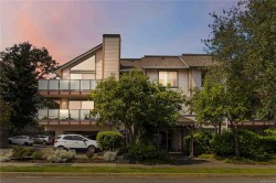 #309-3724 Harriet Rd Saanich, BC V8Z 3T2
