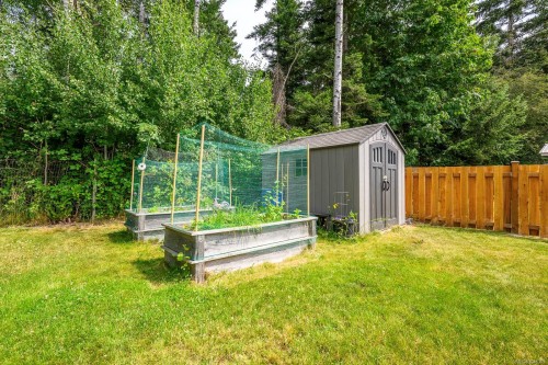 2140 Stadacona Dr, Comox, BC 