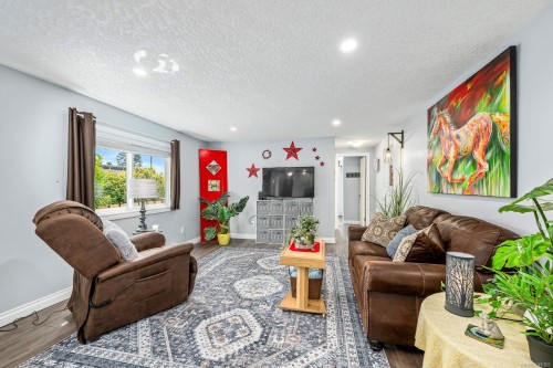 2140 Stadacona Dr, Comox, BC 