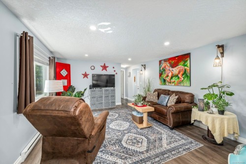 2140 Stadacona Dr, Comox, BC 