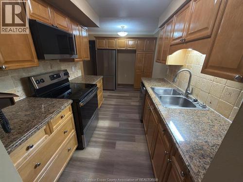 380 PELISSIER STREET Unit# 2402 , Windsor, Ontario N9A 6V7 4