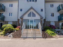 201 2 Lombardy Lane  Dartmouth, NS B2X 3E4