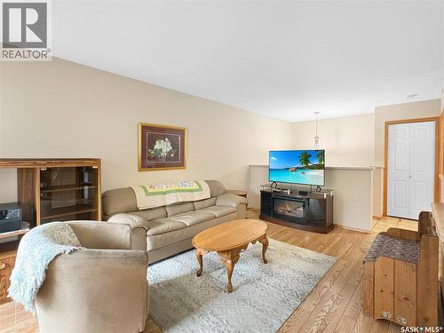 Unit 5 2321 Kildeer Drive, North Battleford, SK - Indoor Photo Showing Living Room